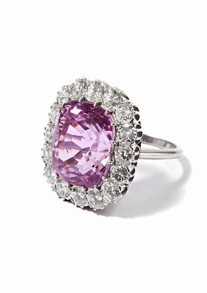 Auction of Old Jewellery, Modern Jewellery, Precious Stones and Silver Collection